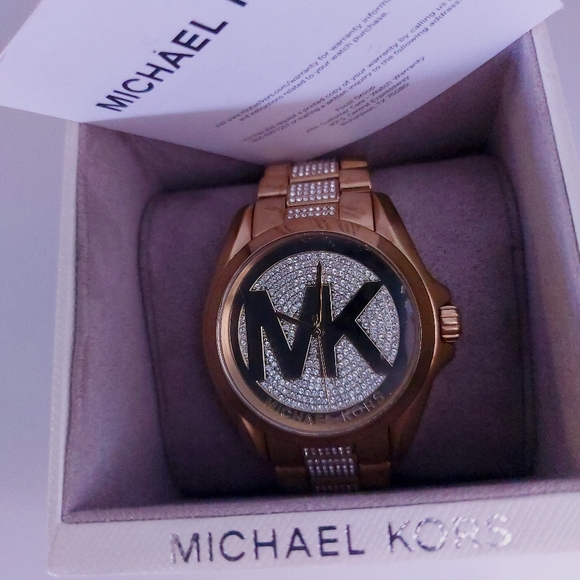 Micheal kors diamond filled watch - Picture 5 of 5